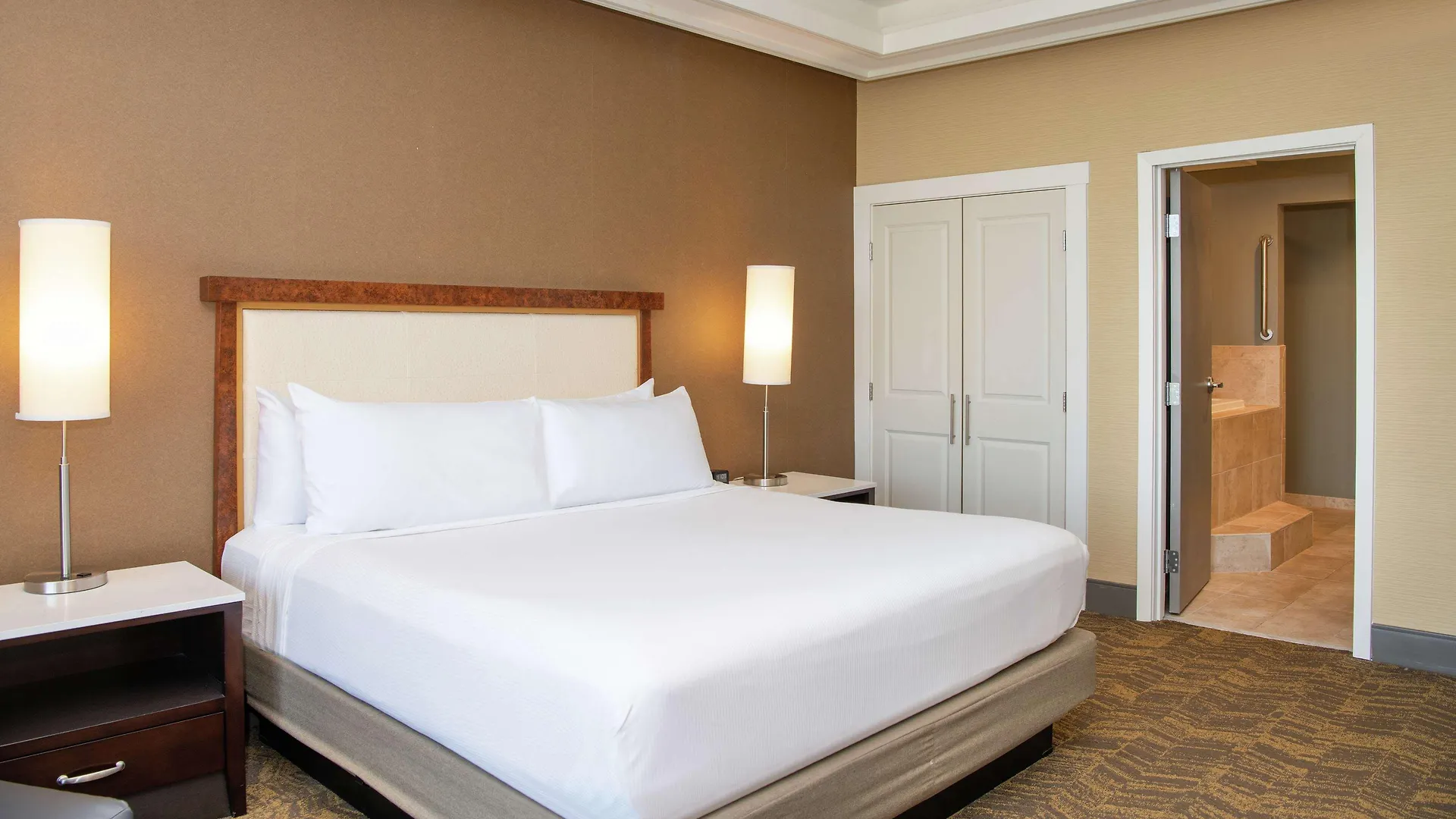 Doubletree By Hilton Portland Hotel
