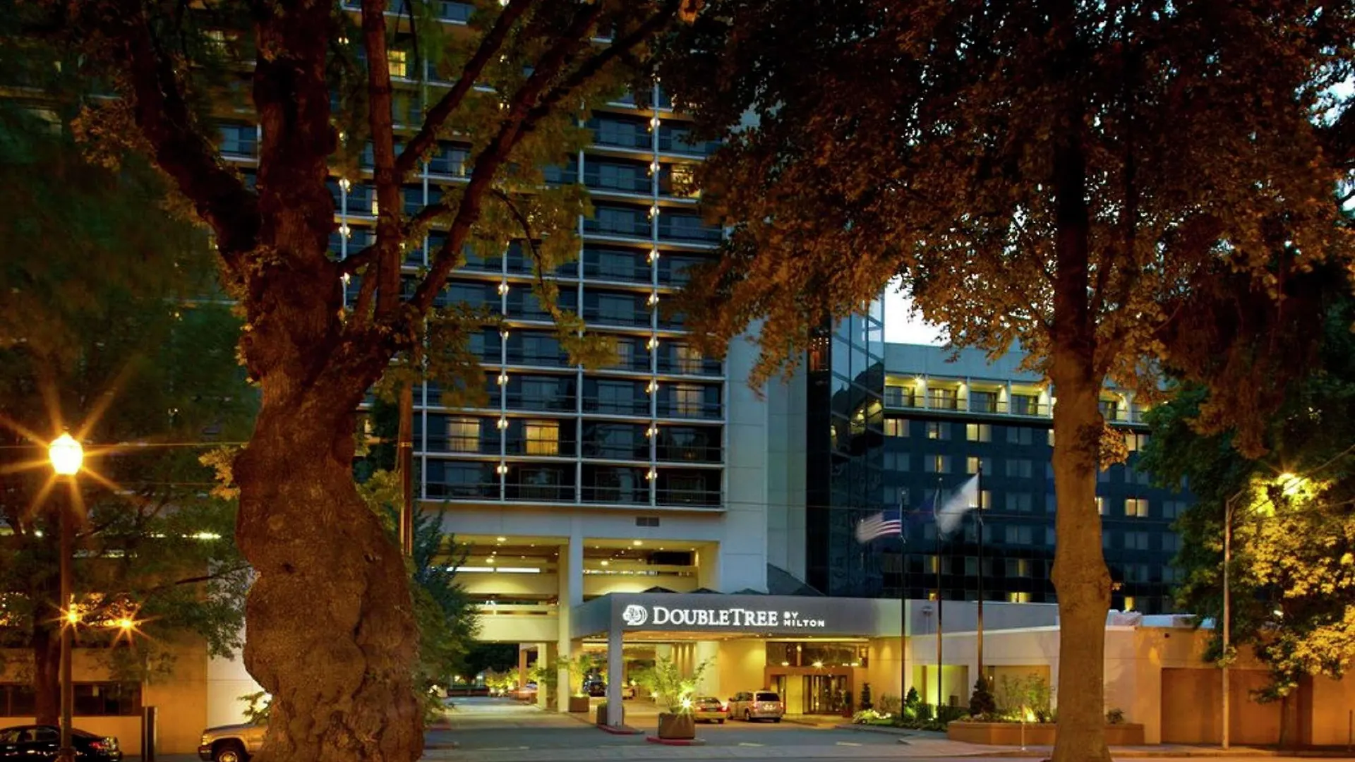 Doubletree By Hilton Portland Hotel