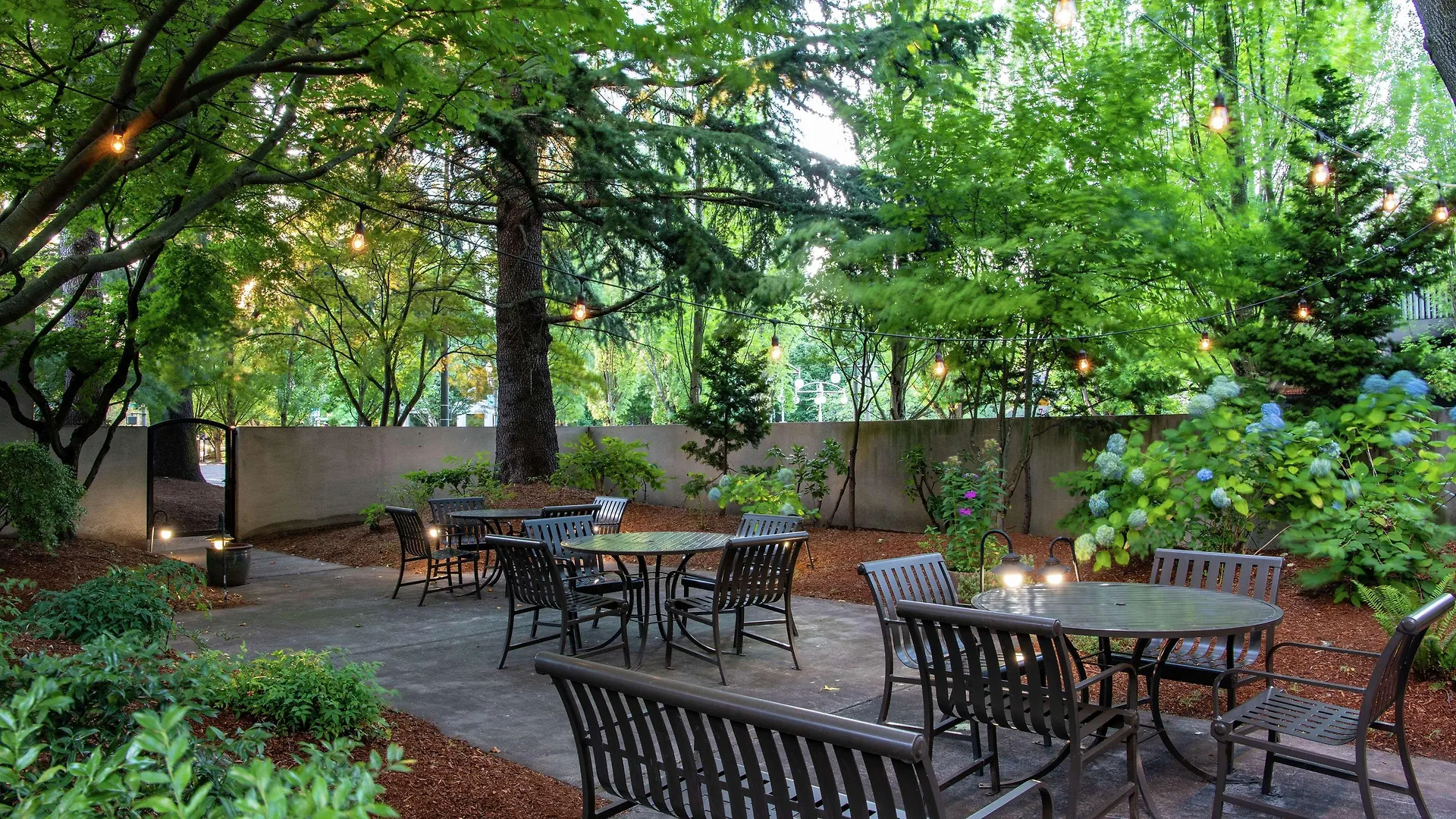 Doubletree By Hilton Portland Hotel