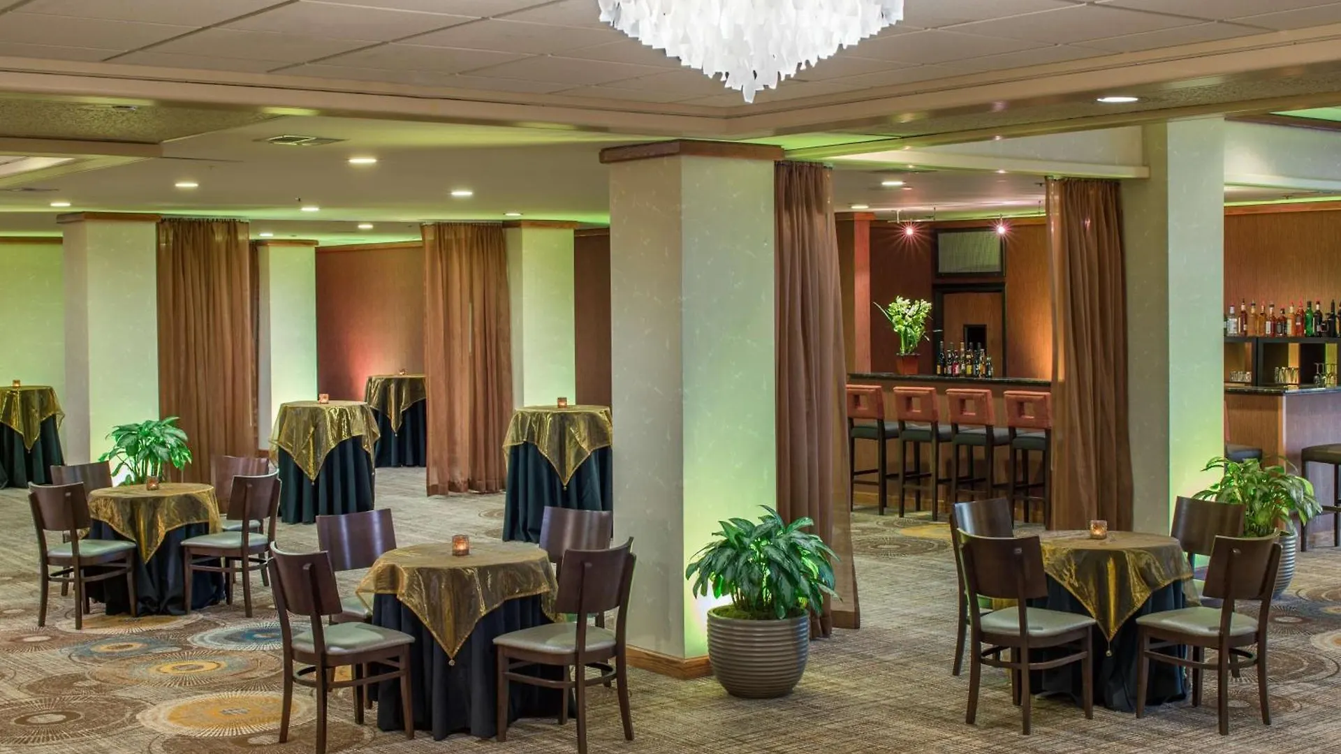 Doubletree By Hilton Portland Hotel