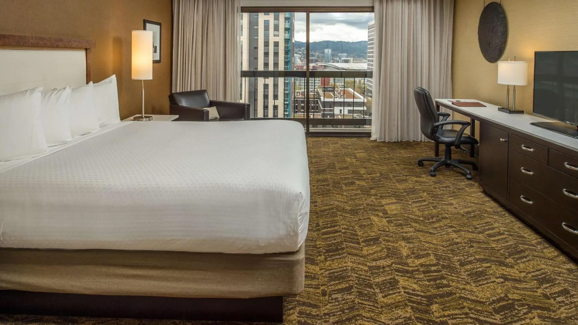 Doubletree By Hilton Portland Hotel